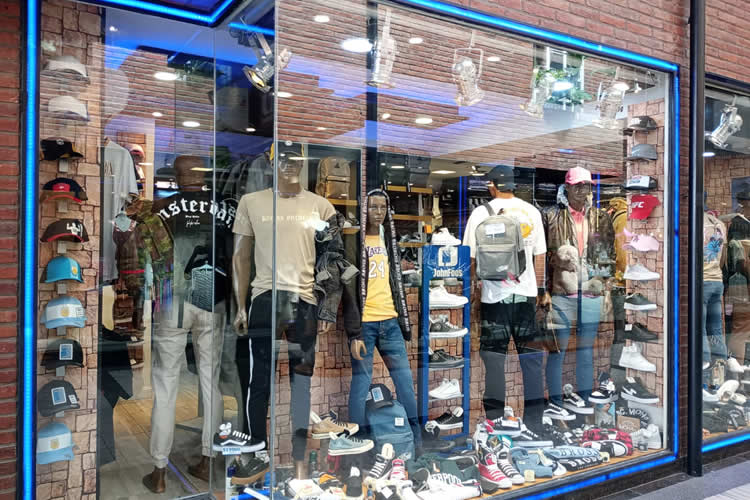 Fachada sucursal Bari Mitre 830 Local 19